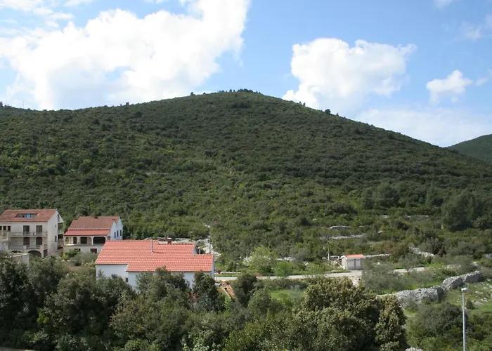 With Swimming Pools Zrnovska Banja, - 8335 קורצולה